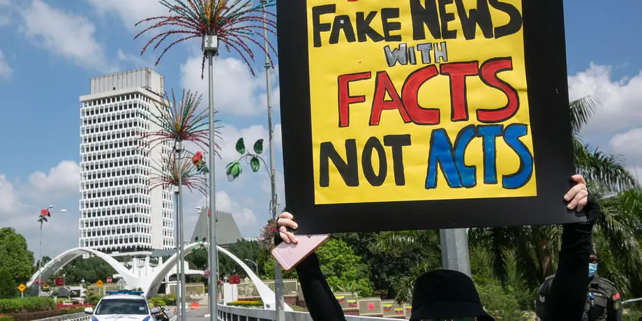 Malaysia: Repeal “fake news” emergency ordinance